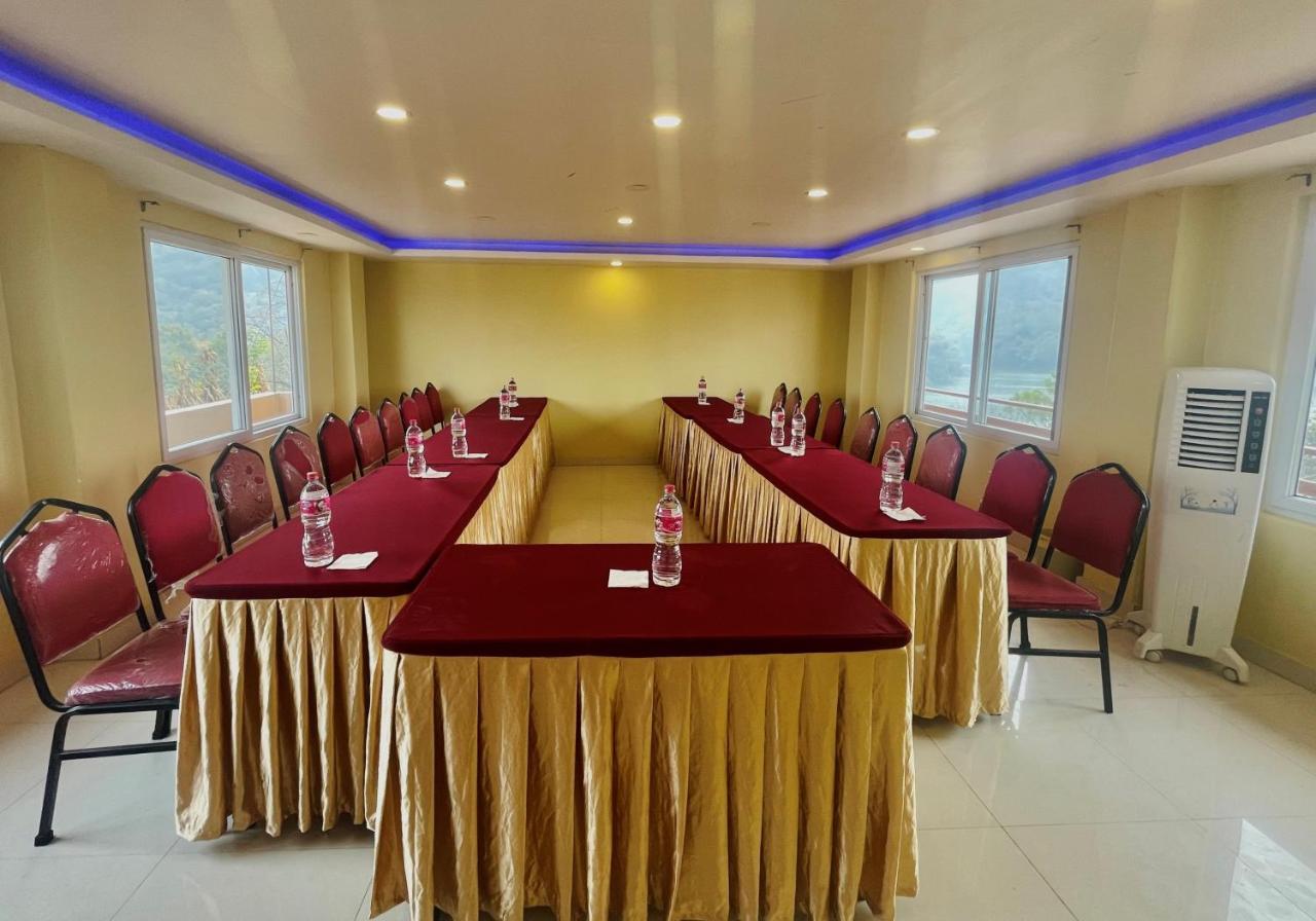 Hotel Lake Shore Pokhara Dış mekan fotoğraf