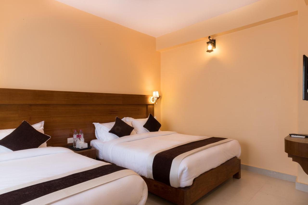 Hotel Lake Shore Pokhara Dış mekan fotoğraf