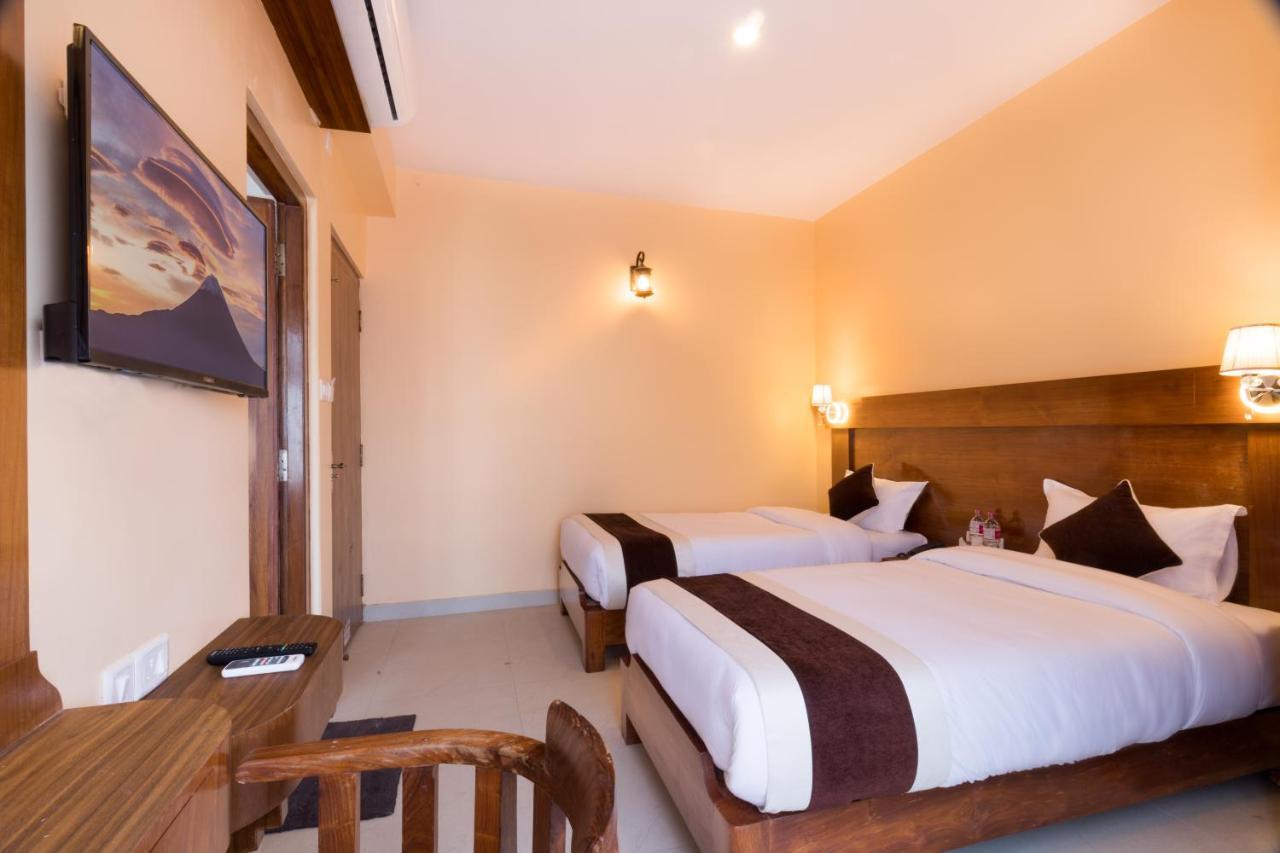 Hotel Lake Shore Pokhara Dış mekan fotoğraf