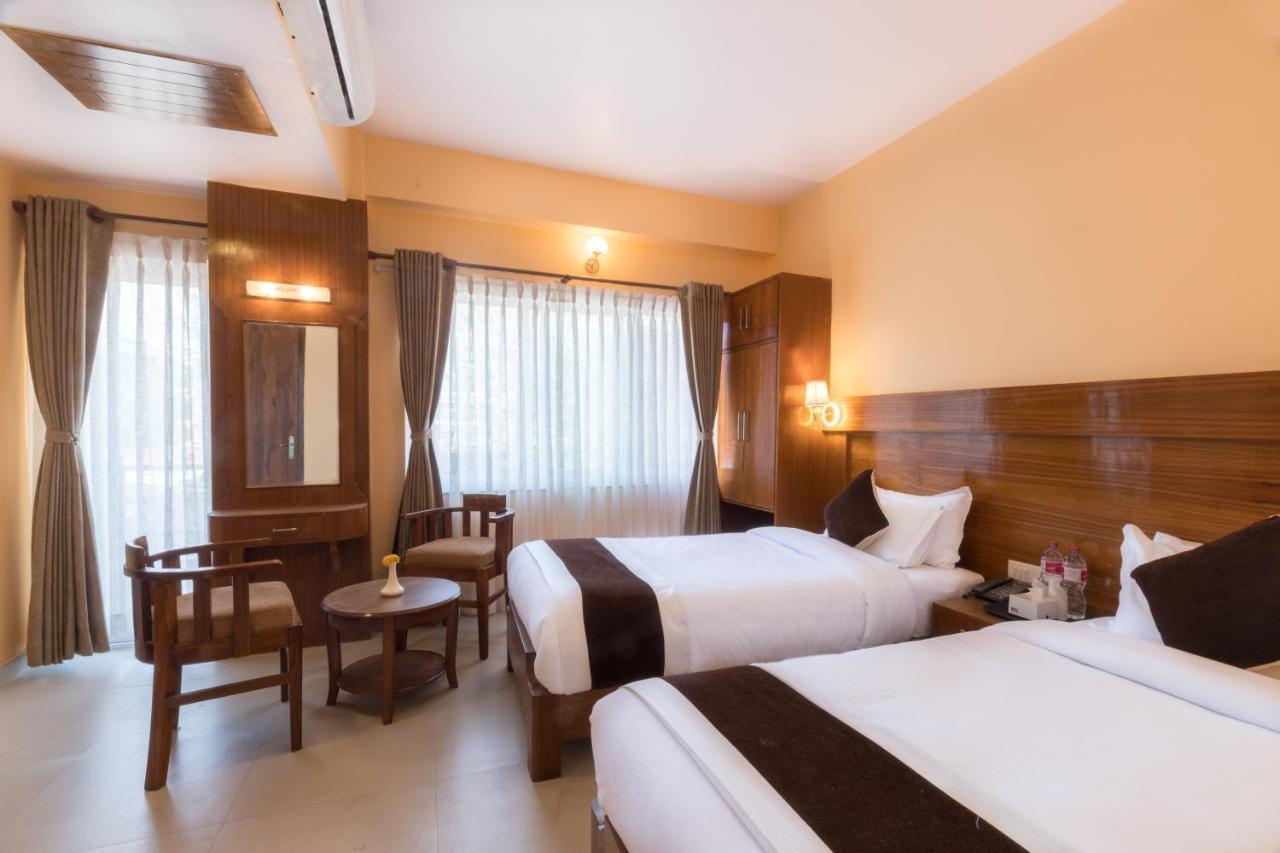 Hotel Lake Shore Pokhara Dış mekan fotoğraf