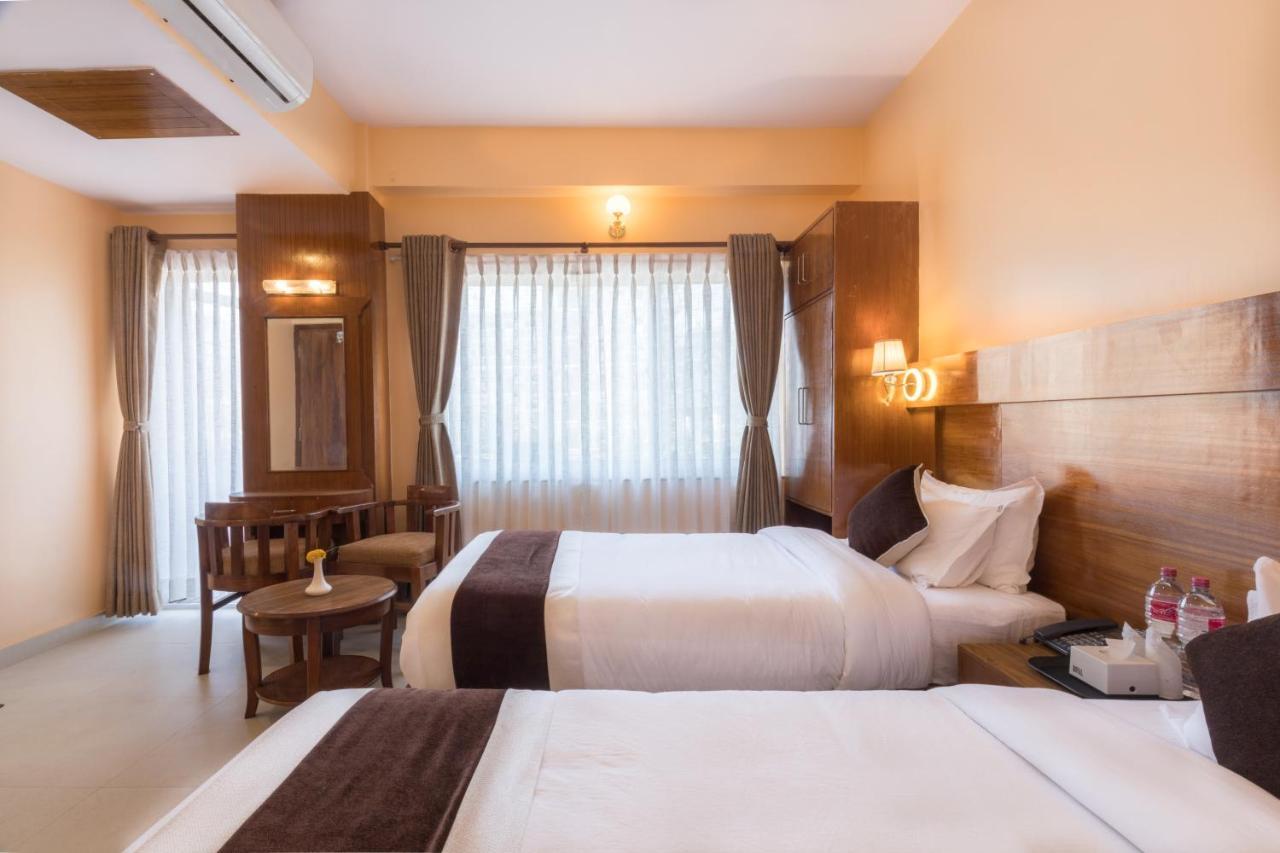 Hotel Lake Shore Pokhara Dış mekan fotoğraf
