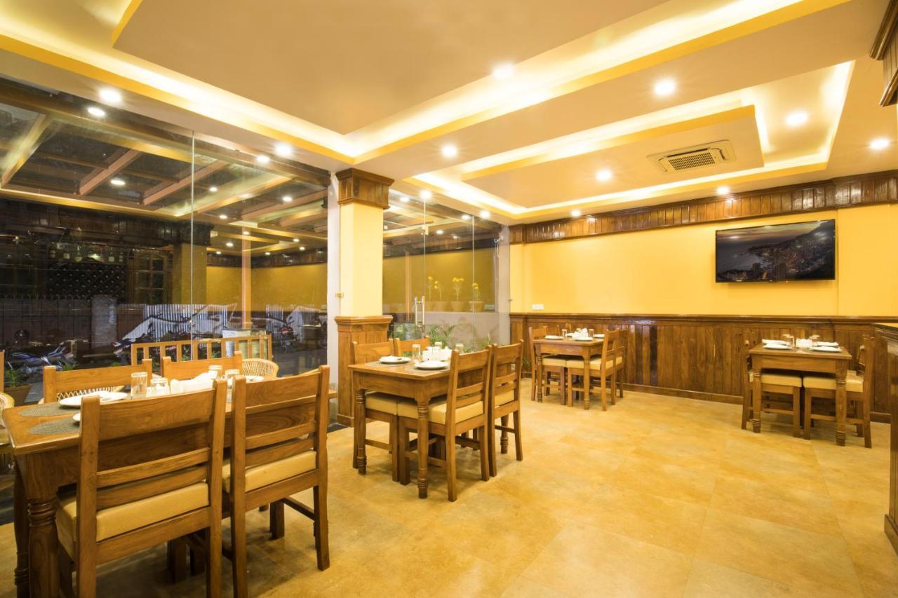 Hotel Lake Shore Pokhara Dış mekan fotoğraf
