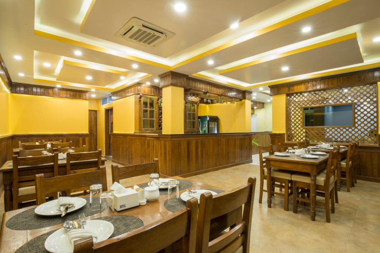 Hotel Lake Shore Pokhara Dış mekan fotoğraf