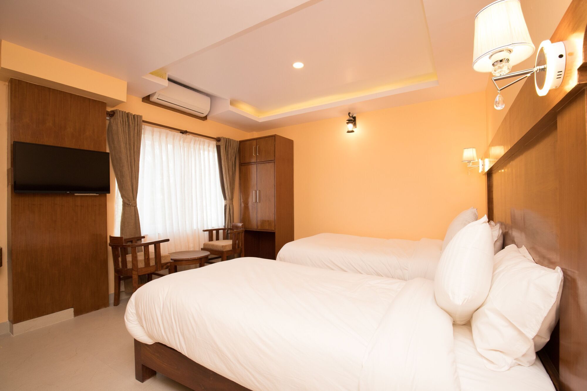 Hotel Lake Shore Pokhara Dış mekan fotoğraf
