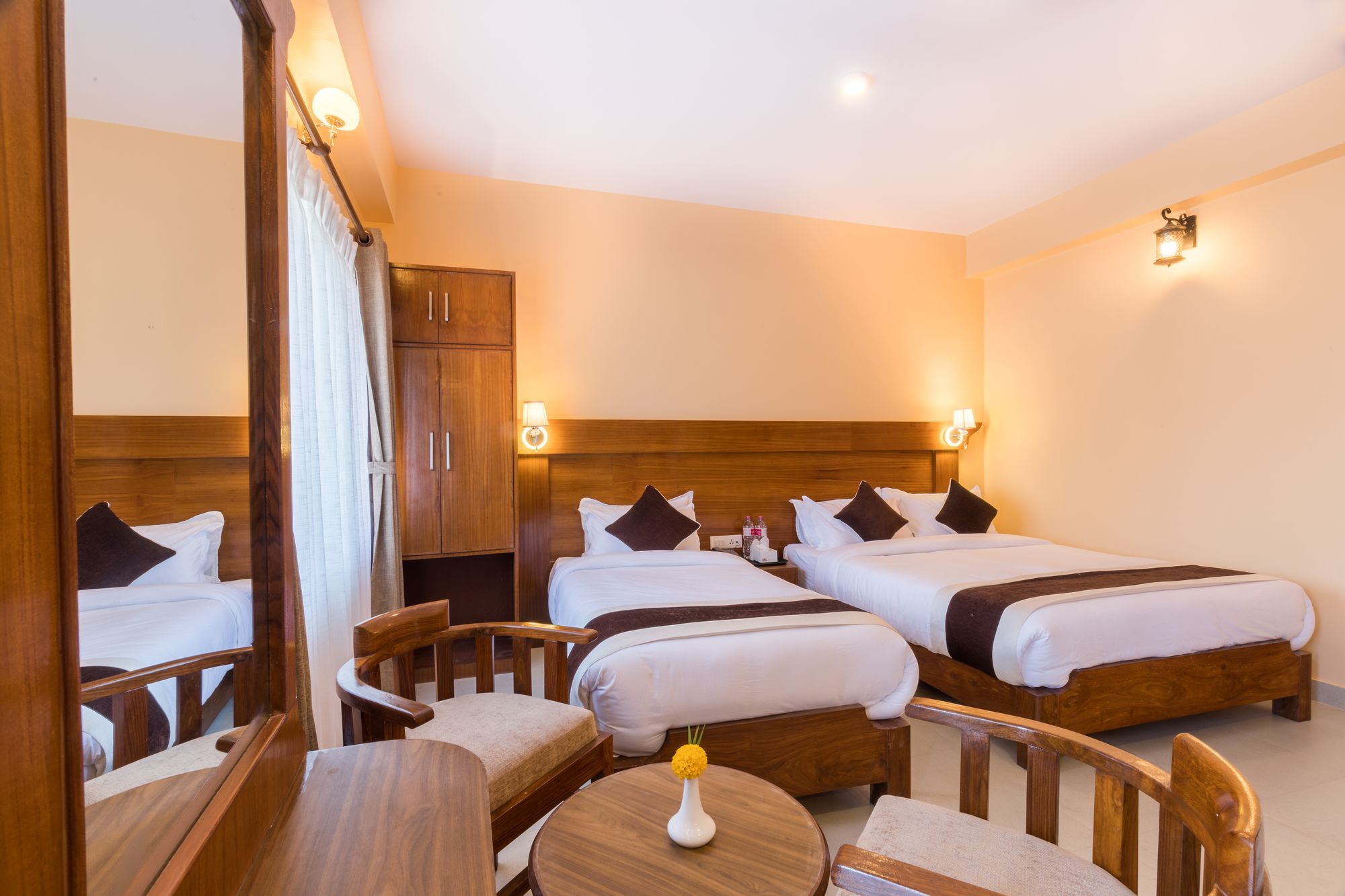 Hotel Lake Shore Pokhara Dış mekan fotoğraf